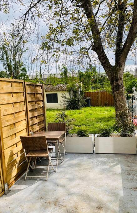 Le Belloc- Suberbe Appartement T1 Bis - Au Calme - Terrasse - Vue Jardin 阿让 外观 照片